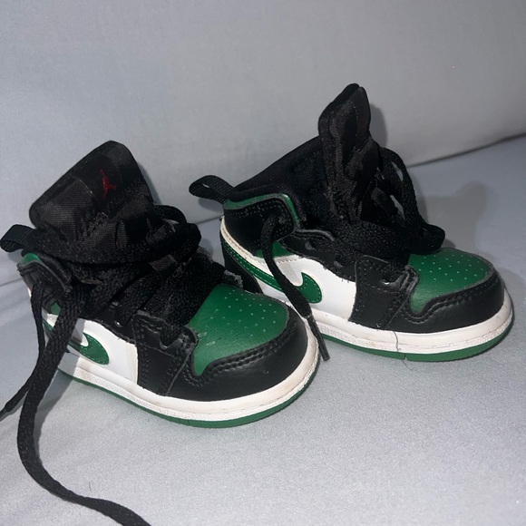 Nike Air Jordan 23 Kids Black and Green Athletic Sneakers - Picture 2 of 8